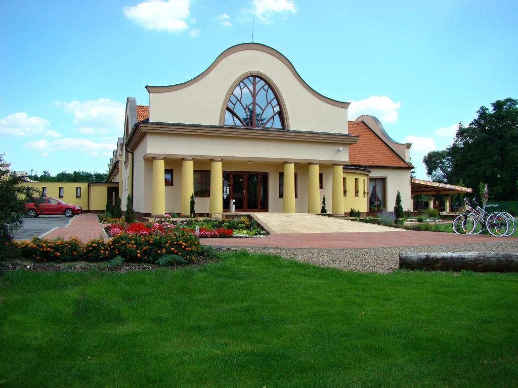 Wellness Hotel Spark Malacky Luaran gambar